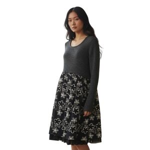 Anthropologie á reve Knee length sweater dress with Tulle Ruffle